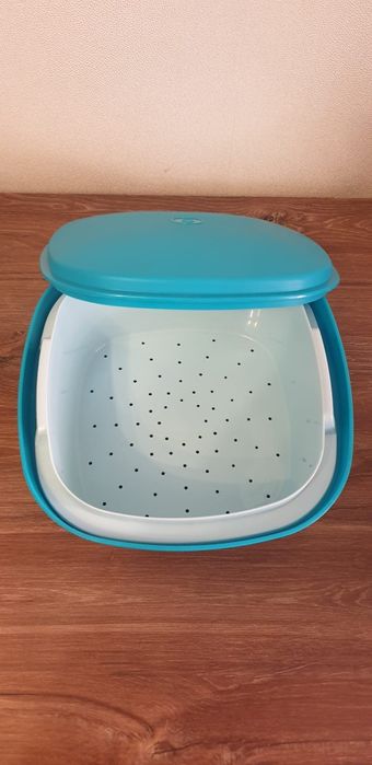 Ємності Tupperware