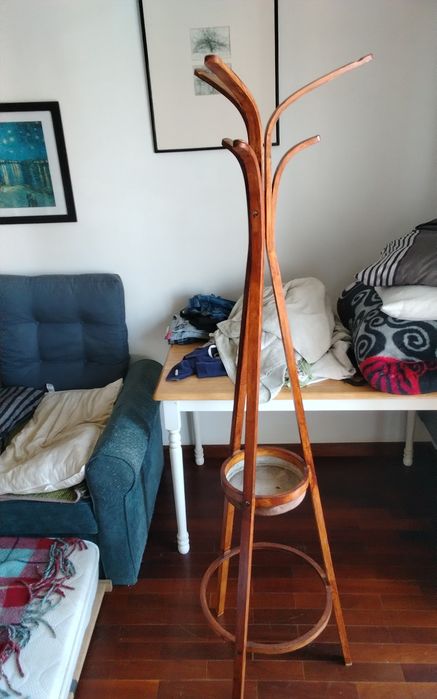 Bengaleiro estimado imitação arte deco mas com um desenho moderno