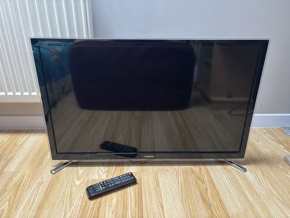 Телевізор  Samsung UE32F4500AK [ SMART TV  / T2 / HD ]