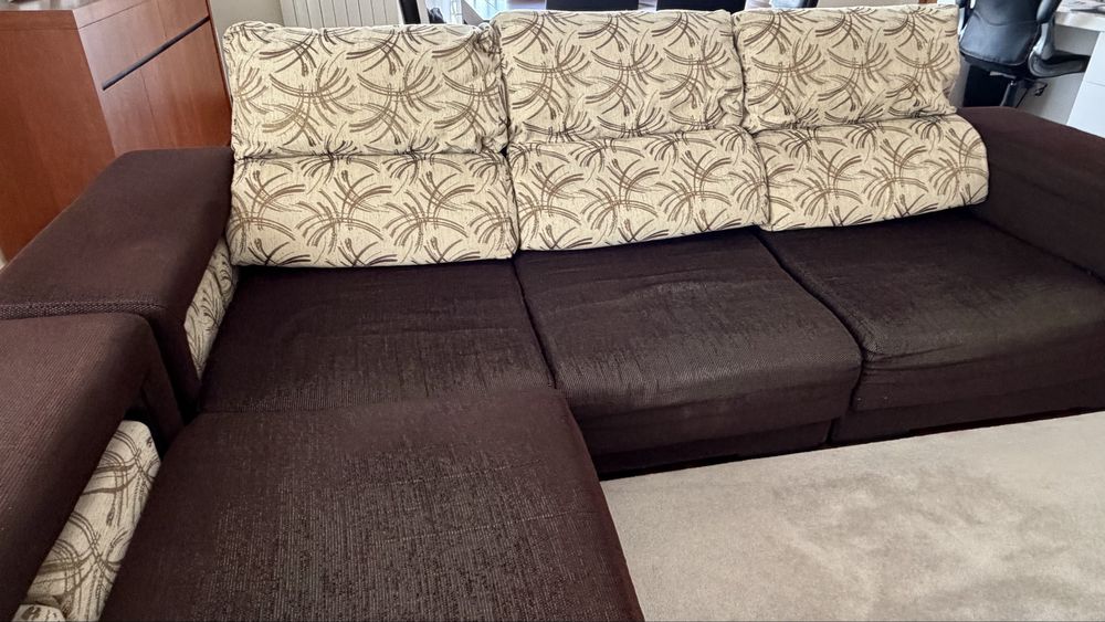 Sofá com chaise longue