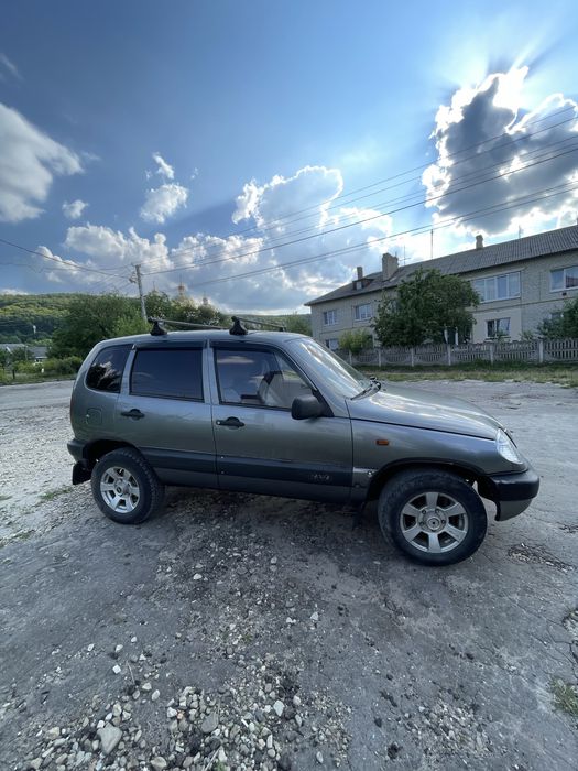 Шевроле нива 2005
