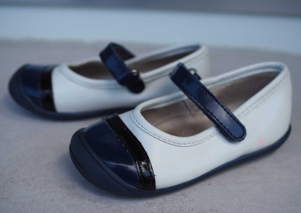Buty, balerinki Kornecki dla dziewczynki. R. 23. Zadbane!