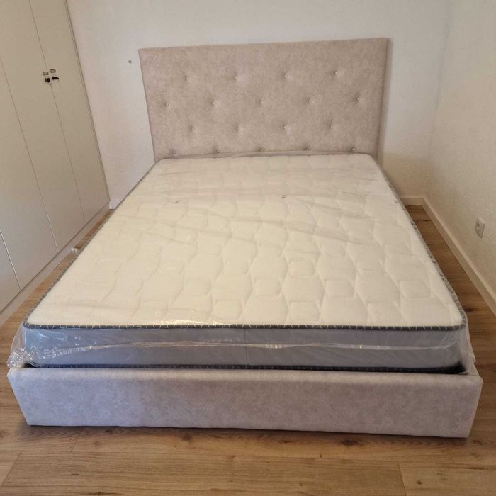 Camas de Casal Estofadas de Luxo 199€ Disp. em Várias Cores! 190x140m!