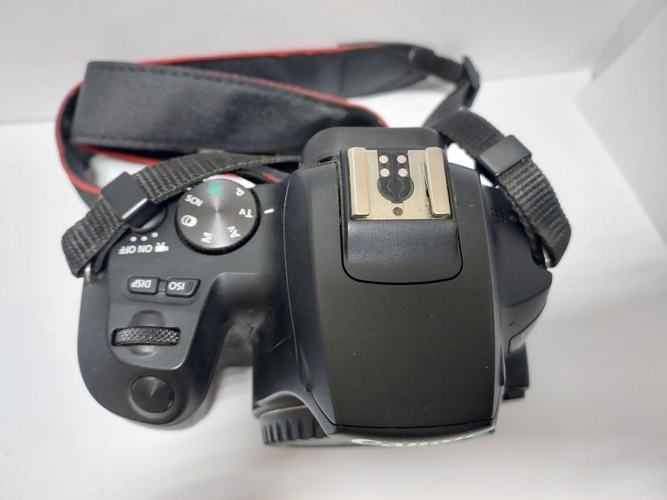 Фотоапарат Canon EOS 250D