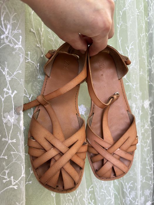 Дитячі босоніжки Zara