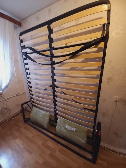 Кровать двухспальная,откидная! Германия. Легка на подьем.!