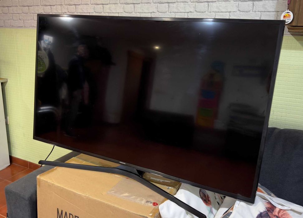Televisão SAMSUNG 1.10 por 62 cm