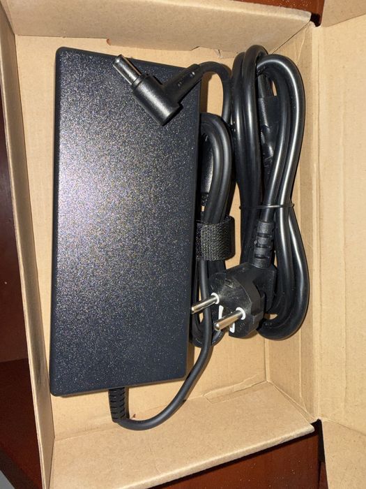 Carregador ASUS TUF 150W novo (marca branca)