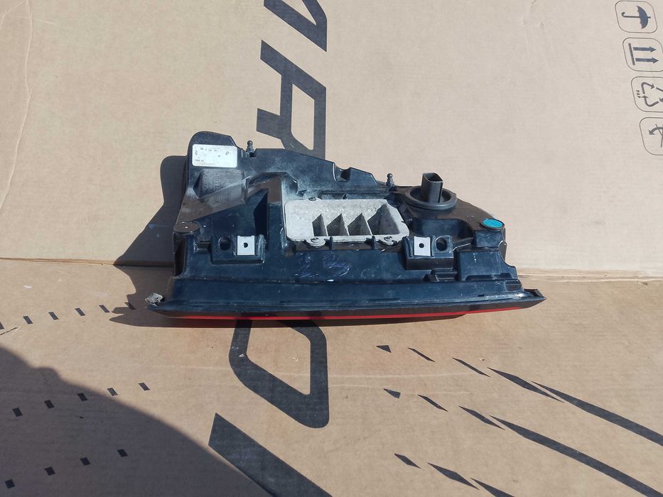 Lampa Tył Tylna Prawa Oryginalna Kpl. Dodge Ram V 1500 Limitde 21R