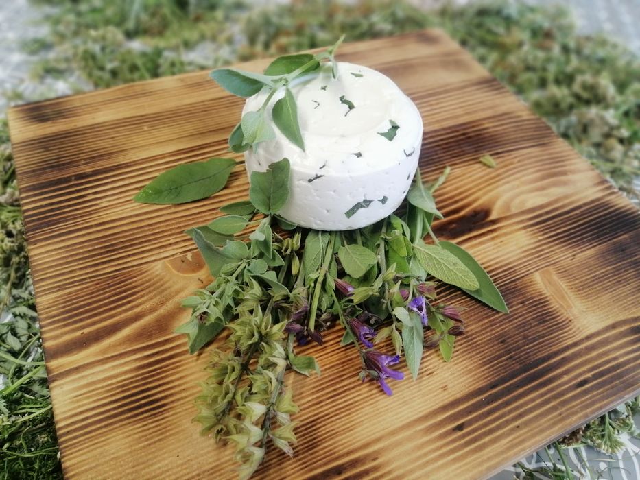 Sery podpuszczkowe i wędzone, mleko - kozie