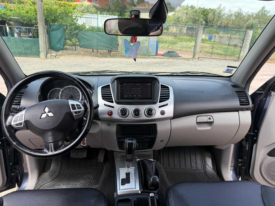 Mitsubishi L200 pick up 4x4 cabine dupla 2010