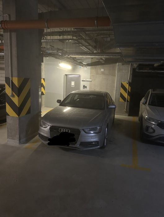 Miejsce parkingowe Jana Kazimierza 57