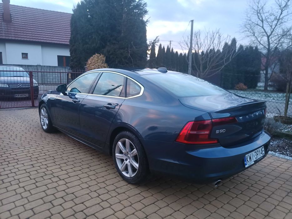 Volvo S90 Momentum D4