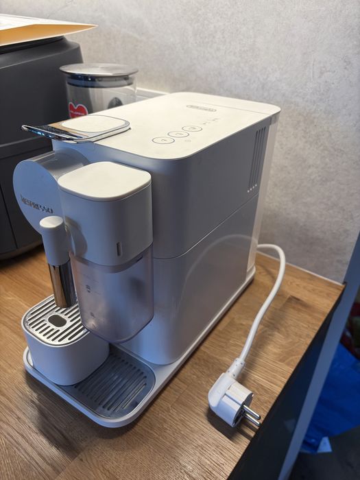 Ekspress na kapsułki Nespresso Lattissima One