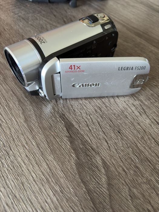 Ексклюзивна ретро Відеокамера Canon Legria FS 200