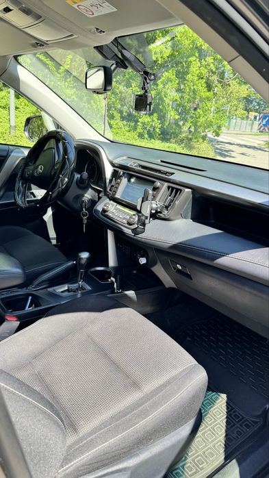 Продам автомобиль Тойота RAV 4