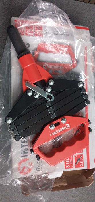 Заклепочник зі складним важільним механізмом INTERTOOL RT-0007