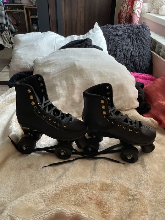 Wrotki damskie czarne