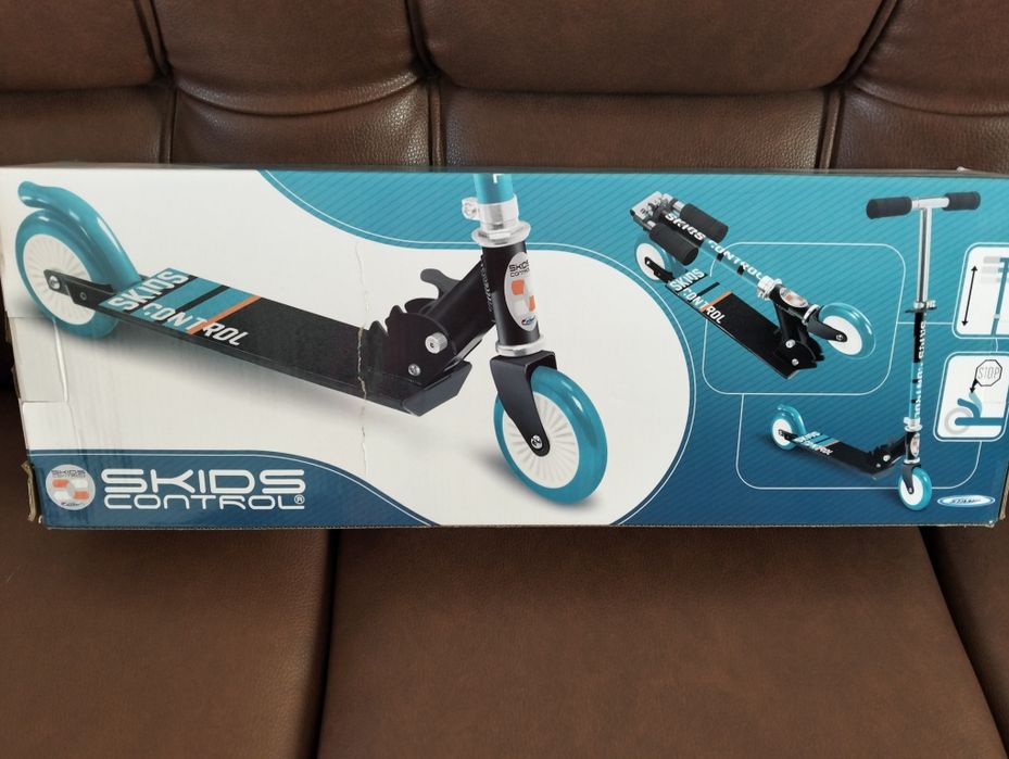 Trotineta NOVA na caixa