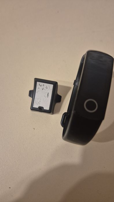 Фитнес браслет Honor Band 4
