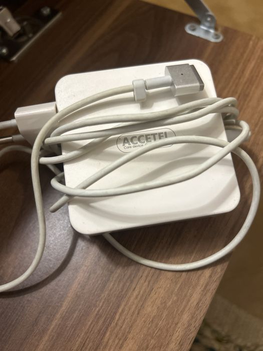 MacBook Charger (Generic Brand) in Perfect Condition64739329171971122