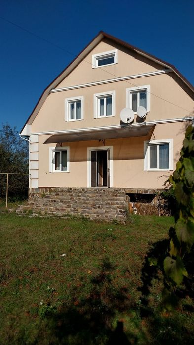 Обмін на квартиру, добротний будинок з бомбосховищем, підвал