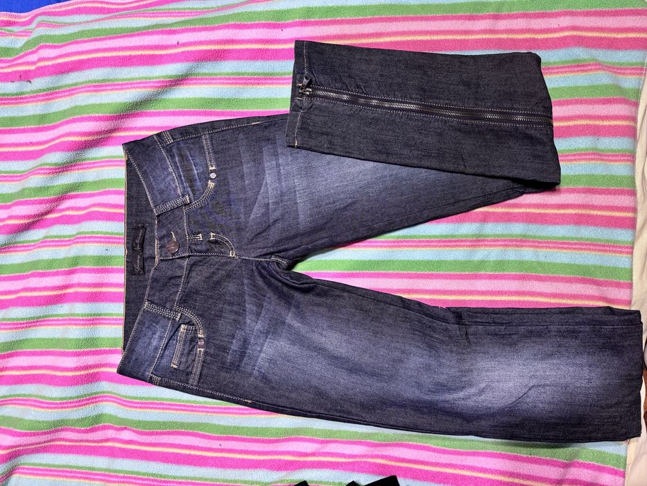 Віддам безкоштовно джинси жіночі