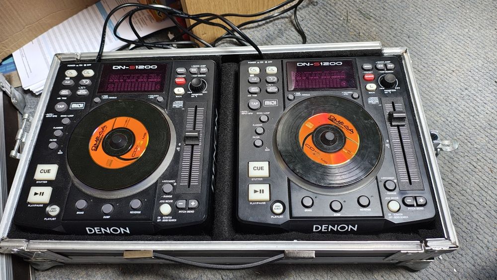 Zestaw DJ Denon mikser i dwa odtwarzacze CD z MP3