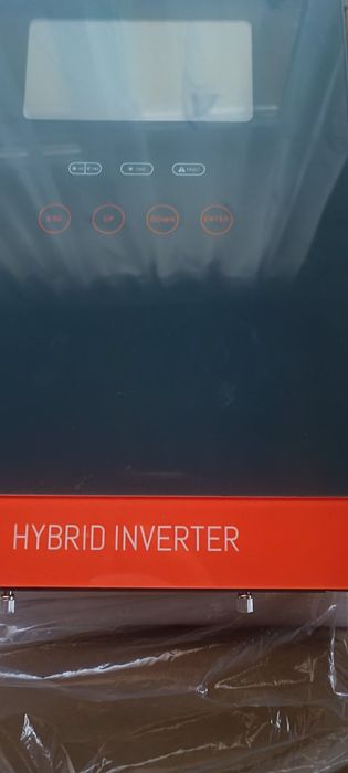 Гібридний інвертор PowMr 6.5 кВт, 48V — Стан нового, мінімальне використання