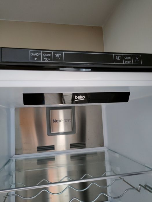 Lodówka Beko MCNA406I632XBRN uszkodzona w całości lub części