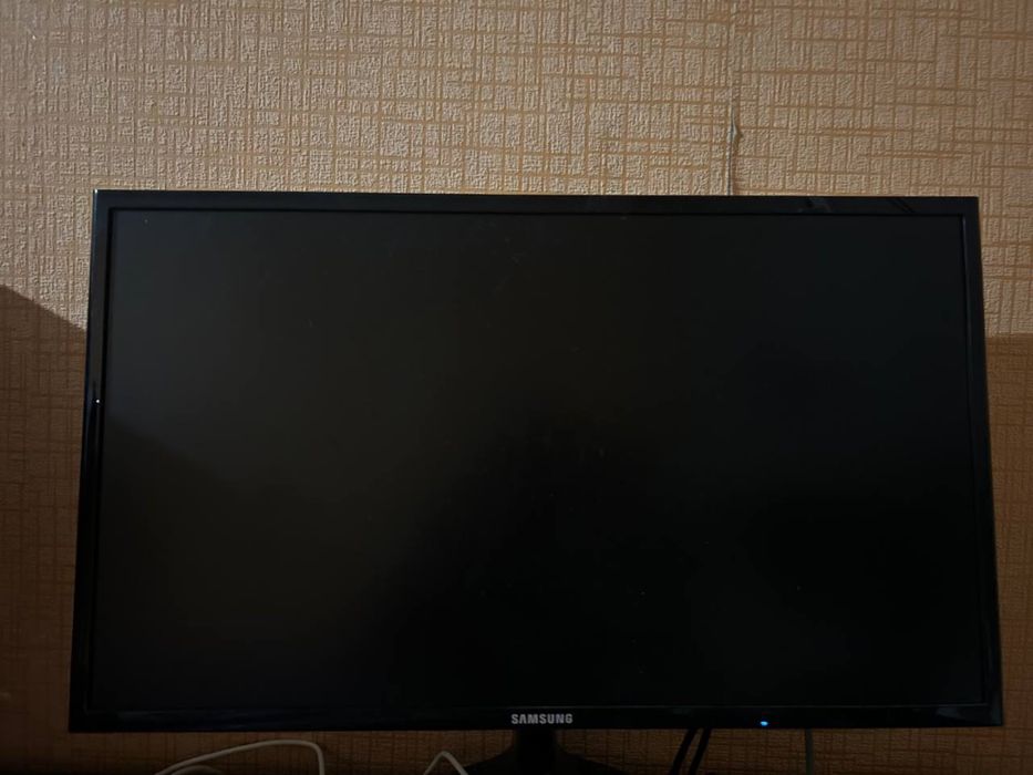 Продам игровой комп с монитором клавиатурой и мышкой(можно по отдельн)