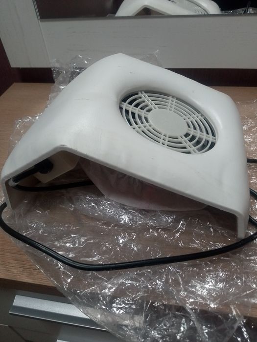 Витяжка манікюрна