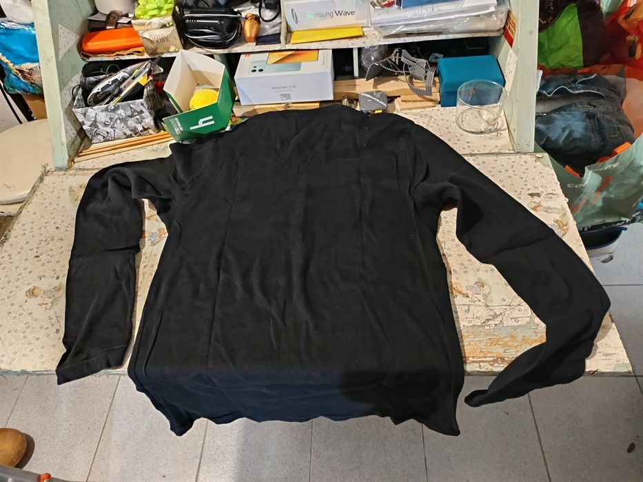 Vendo camisola preta bom estado