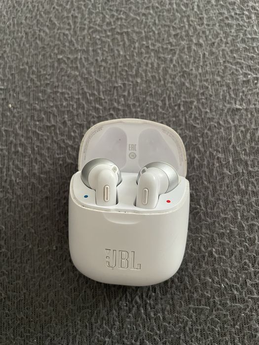 Sluchawki bezprzewodowe JBL 220 TWS