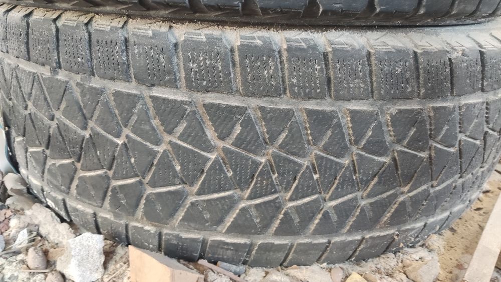 bridgestone blizzak 235 65 17 - Купити шини для авто - Ціна на OLX.ua