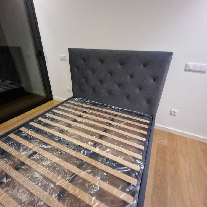 Camas De Casal Estofadas Top de Gama 190x140m Estrado Incluído 199€ !!