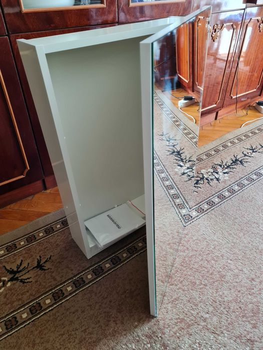 Дзеркало в ванну кімнату