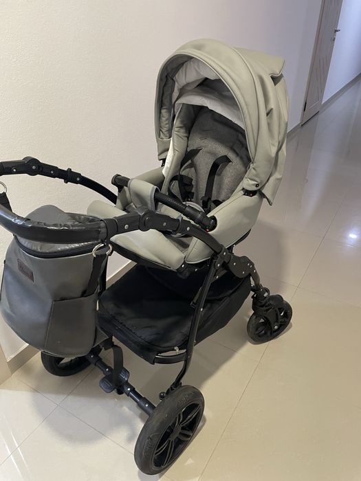 Срочно продам коляска 2в1