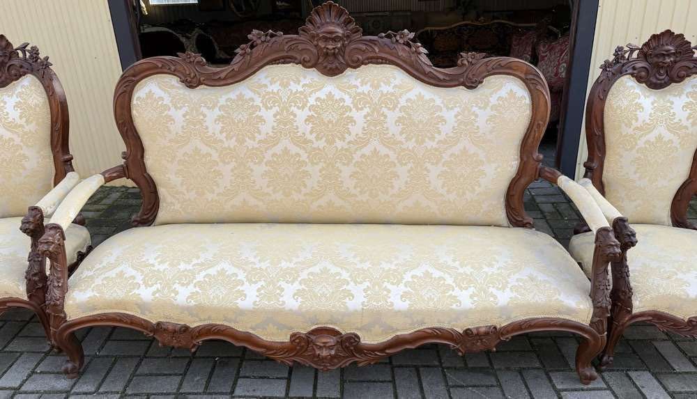 Rzeźbiony włoski komplet wypoczynkowy