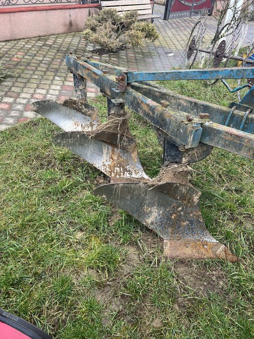 Продам Плуг 3/25