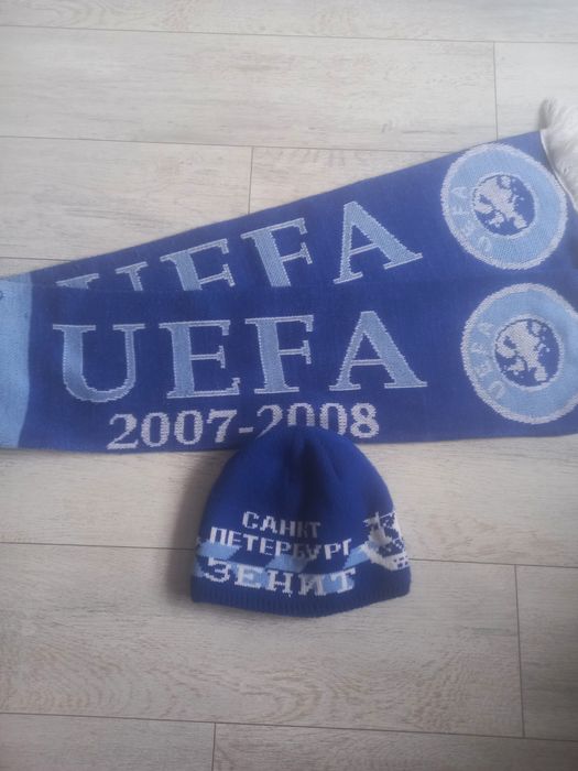Шарф и шапка футбольные
