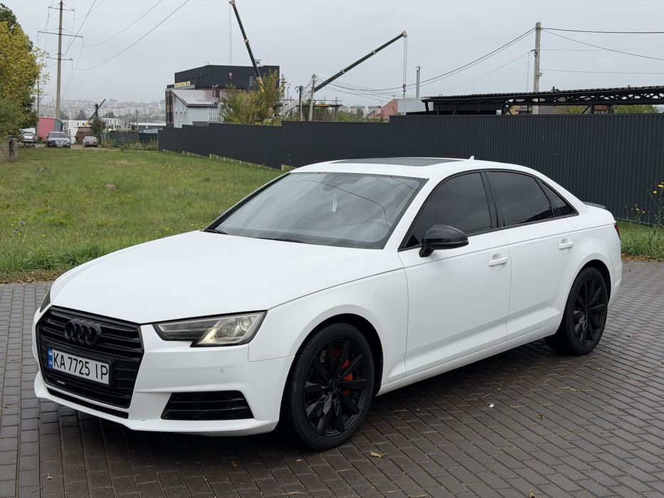 Audi A4B9 2016 рік