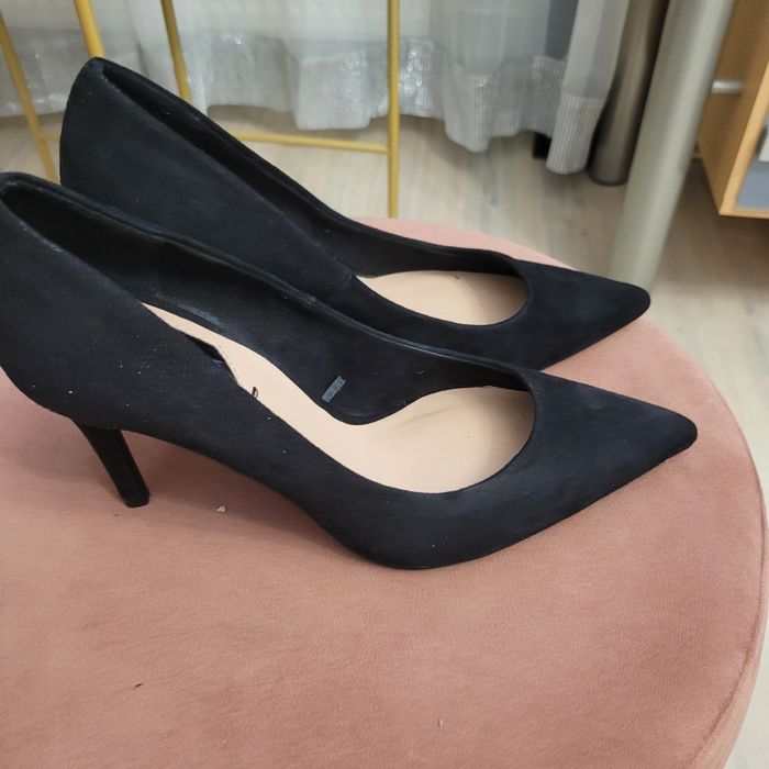 Czarne, zamszowe szpilki