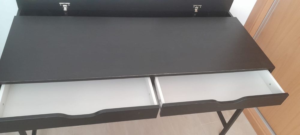 Secretaria de estudo preta ikea