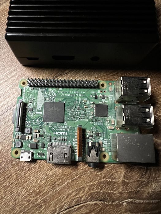 Raspberry Pi 3 model B з корпусом