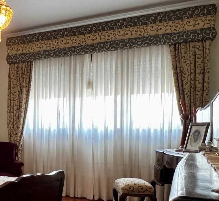 Sanefas e cortinados - Vários conjuntos prontos a instalar