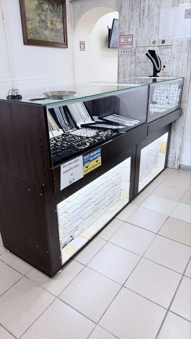 Вітрини ювелірні, прилавки
