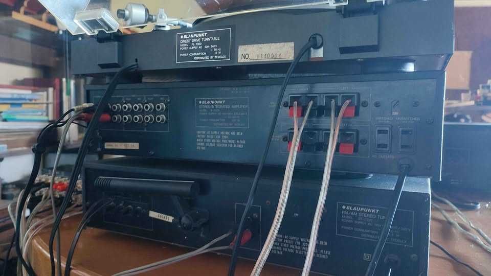 Sistema HiFi Blaupunkt, giradiscos, amplificador