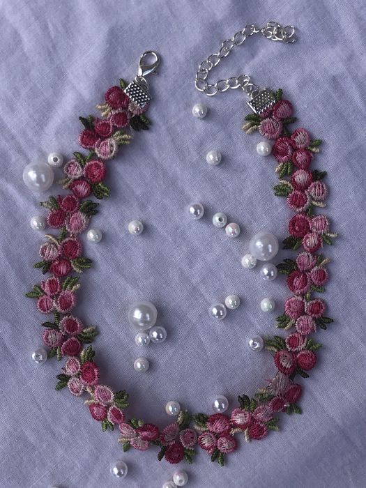 Стильний чокер з мережива