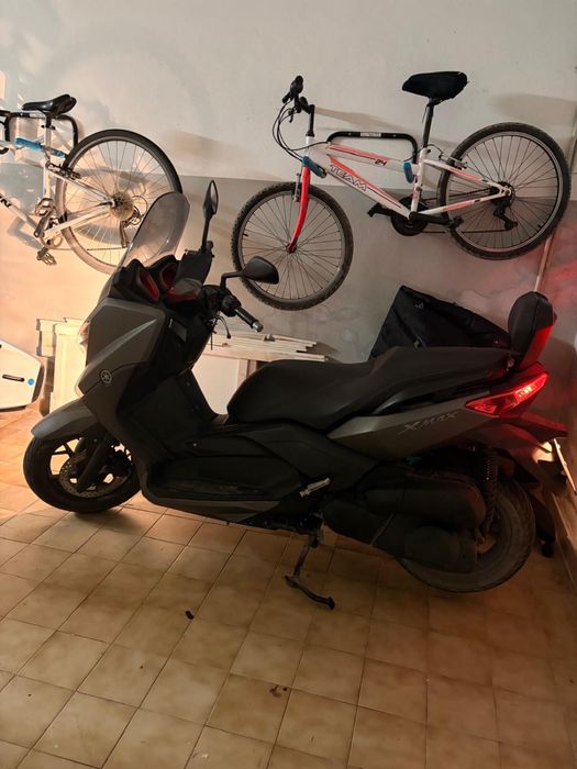 Vendo Xmax 250cc  10700kms  2017